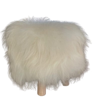 Hocker mit Fellmütze, echtes Islandschaf, weiß
