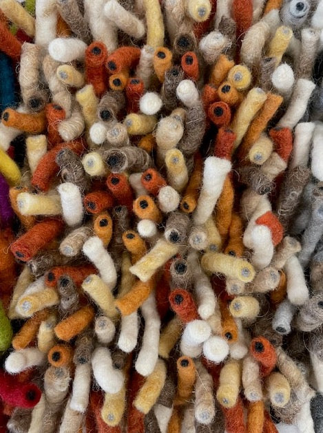 Teppich Olbia von Tisca in verschiedenen Farben kombiniert.