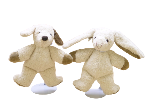 Kallisto Stofftier Hase aus der kleinen Knuffelbande, mit gestickten Augen, mit abgenähten Armen  + Beinen, ca. 24 cm, vegan, rechts im Bild