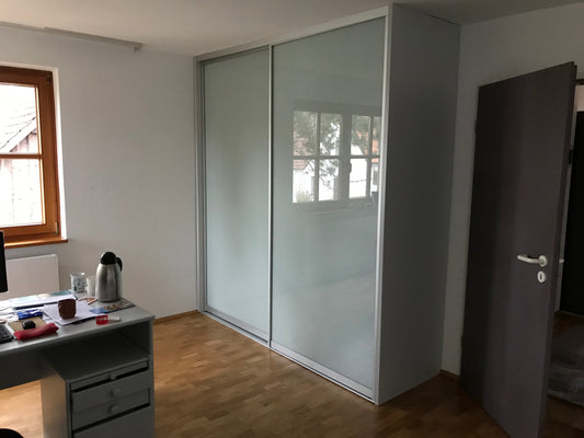 Kundenauftrag - Schlafzimmerschrank mit Glas-Schiebetüren