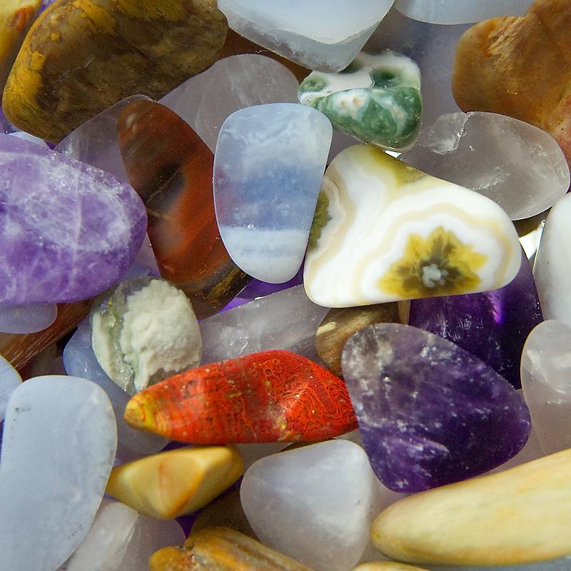 Vitajuwel Edelsteine aus Phiole Five Elements: Amethyst, Chalcedon, Oceanachat, Rosenquarz, Versteinertes Holz