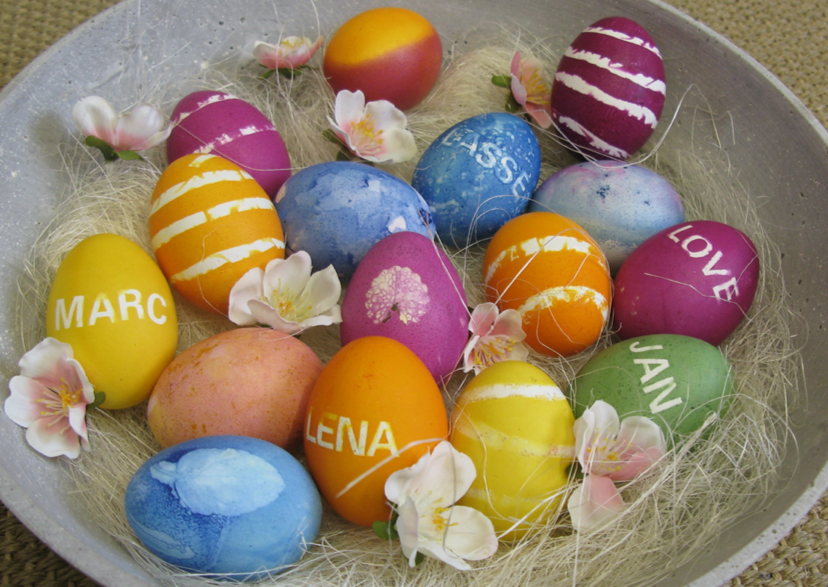 Anwendungsbeispiel mit Schablonen für Natur Eierfarben von Auro